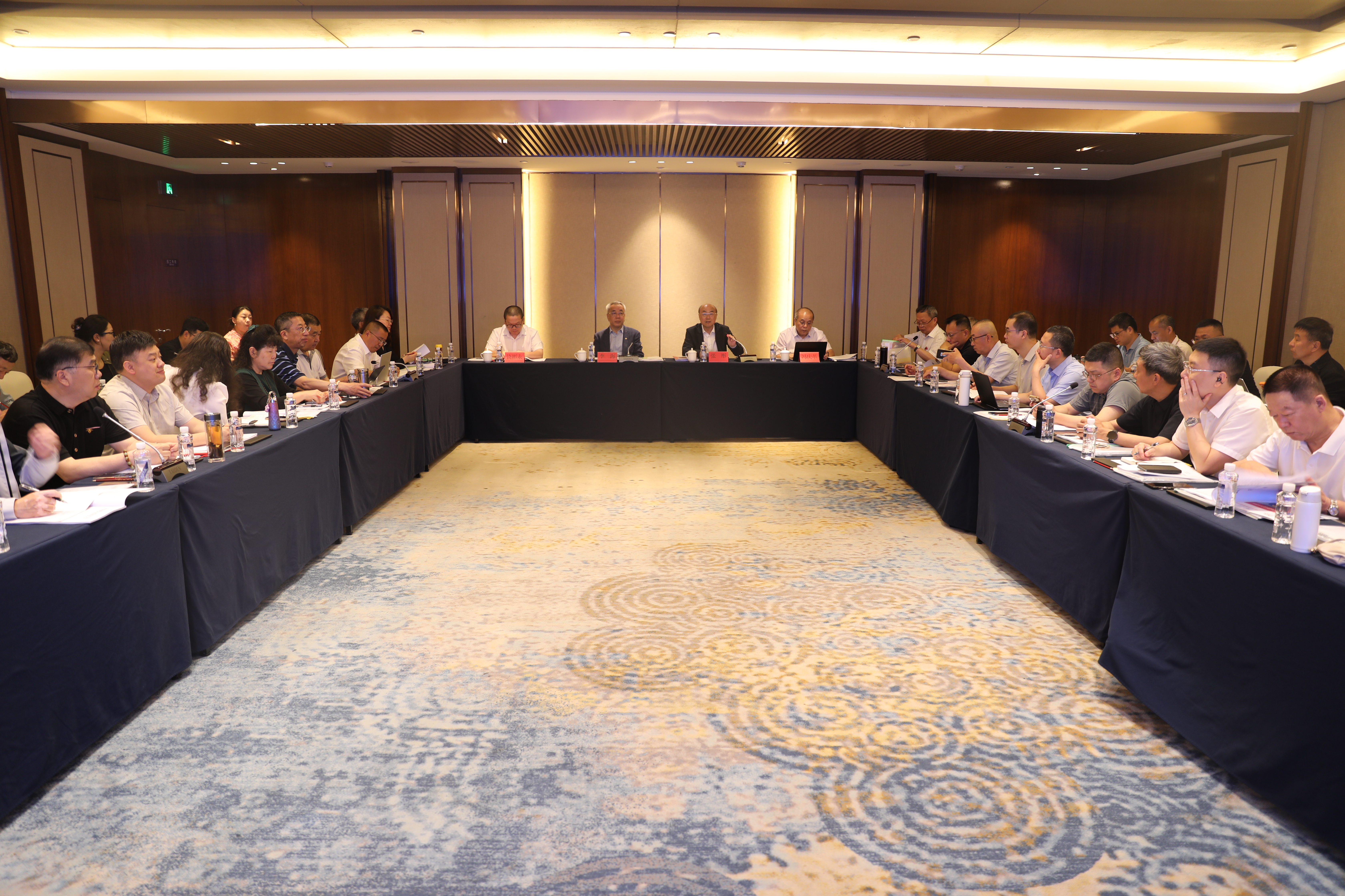 李海出席2026年各省市混凝土协会会长秘书长联席会议.jpg