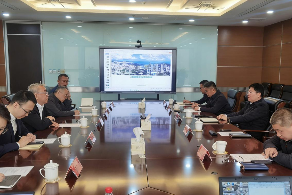 李海拜会大连市委常委、高新区党工委书记、太平湾合作创新区党委书记薛雁翔.jpg 李海拜会大连市委常委、高新区党工委书记、太平湾合作创新区党委书记薛雁翔.jpg